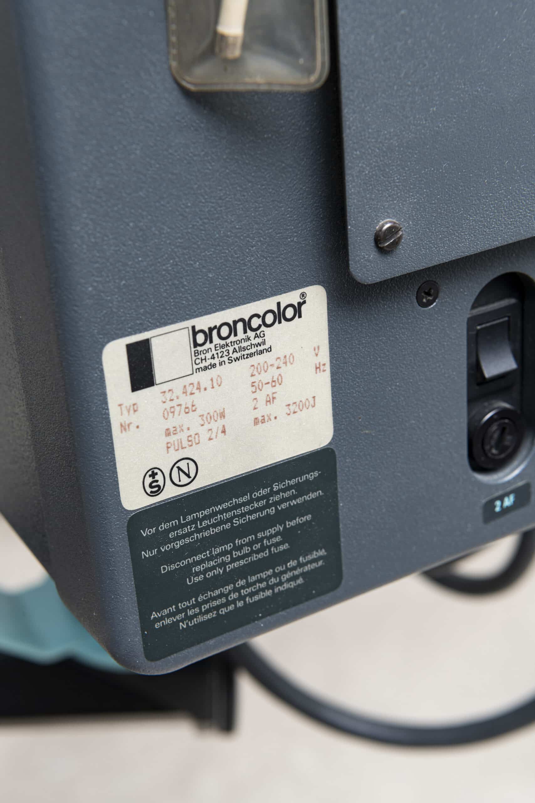 Used Broncolor Pulso-Spot 4 set – includes Manfrotto column tripod with side arm (2.40 m) - Image 2